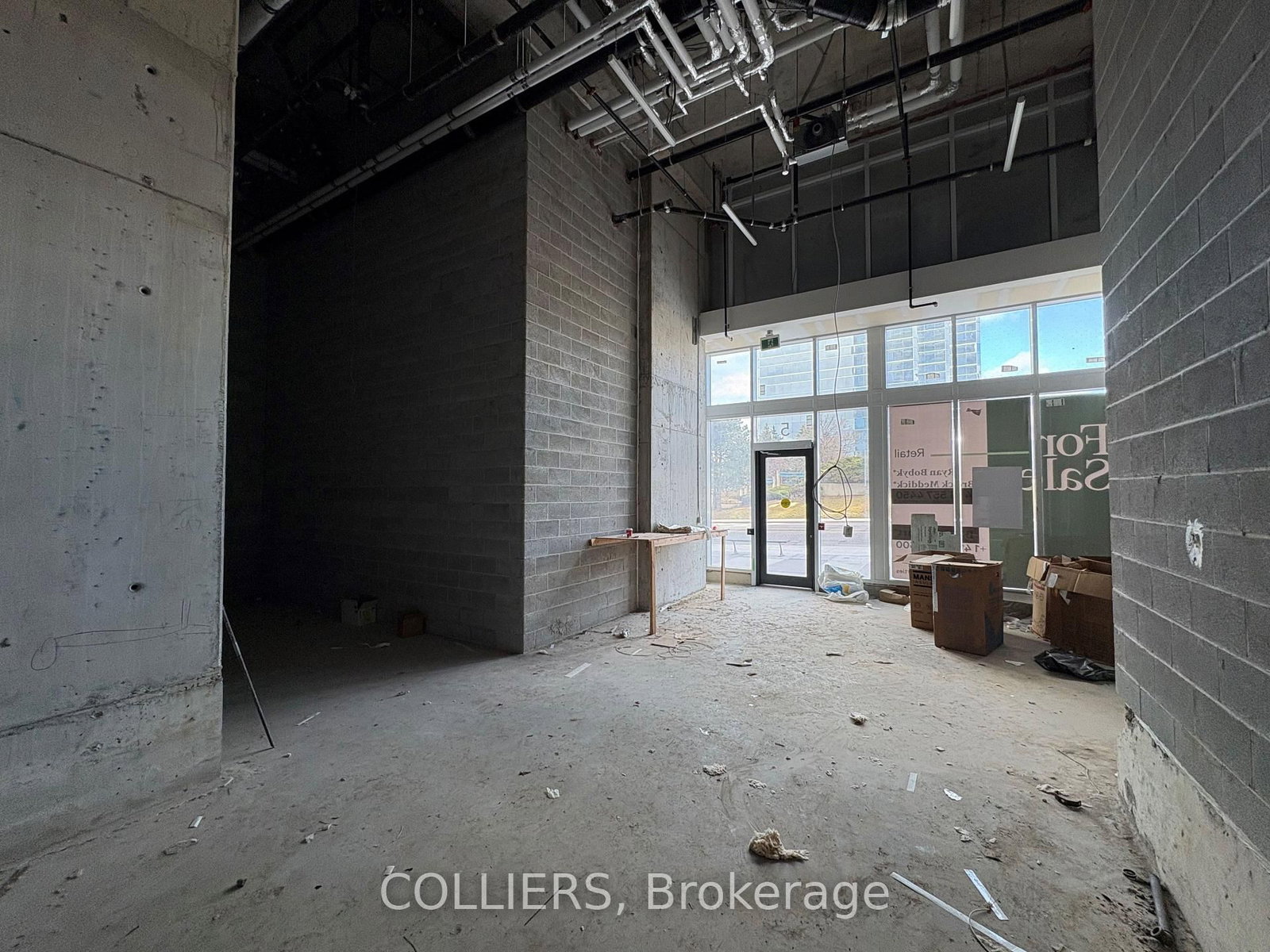 5-7 Village Green Square - Photo 3