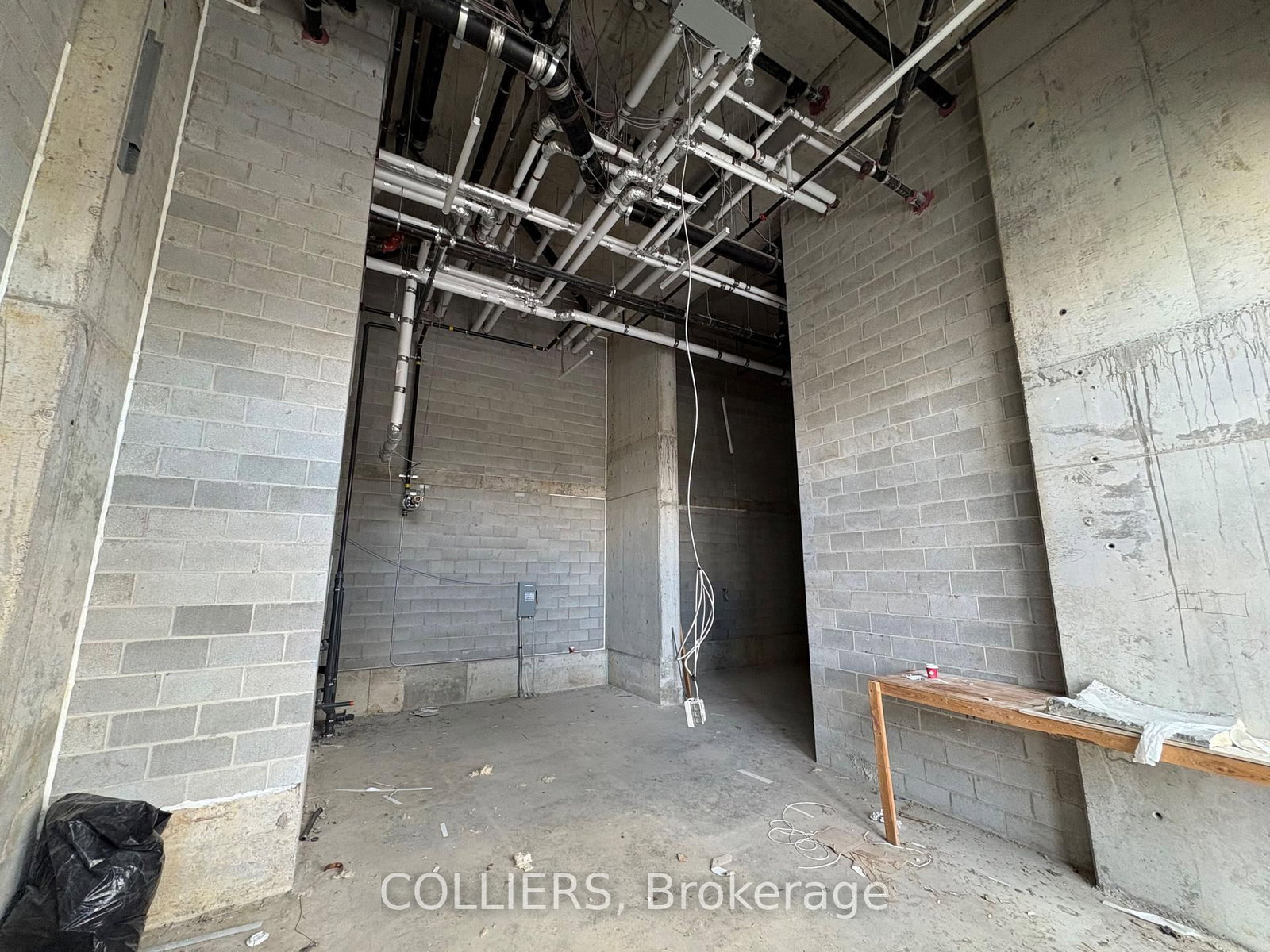 5-7 Village Green Square - Photo 5