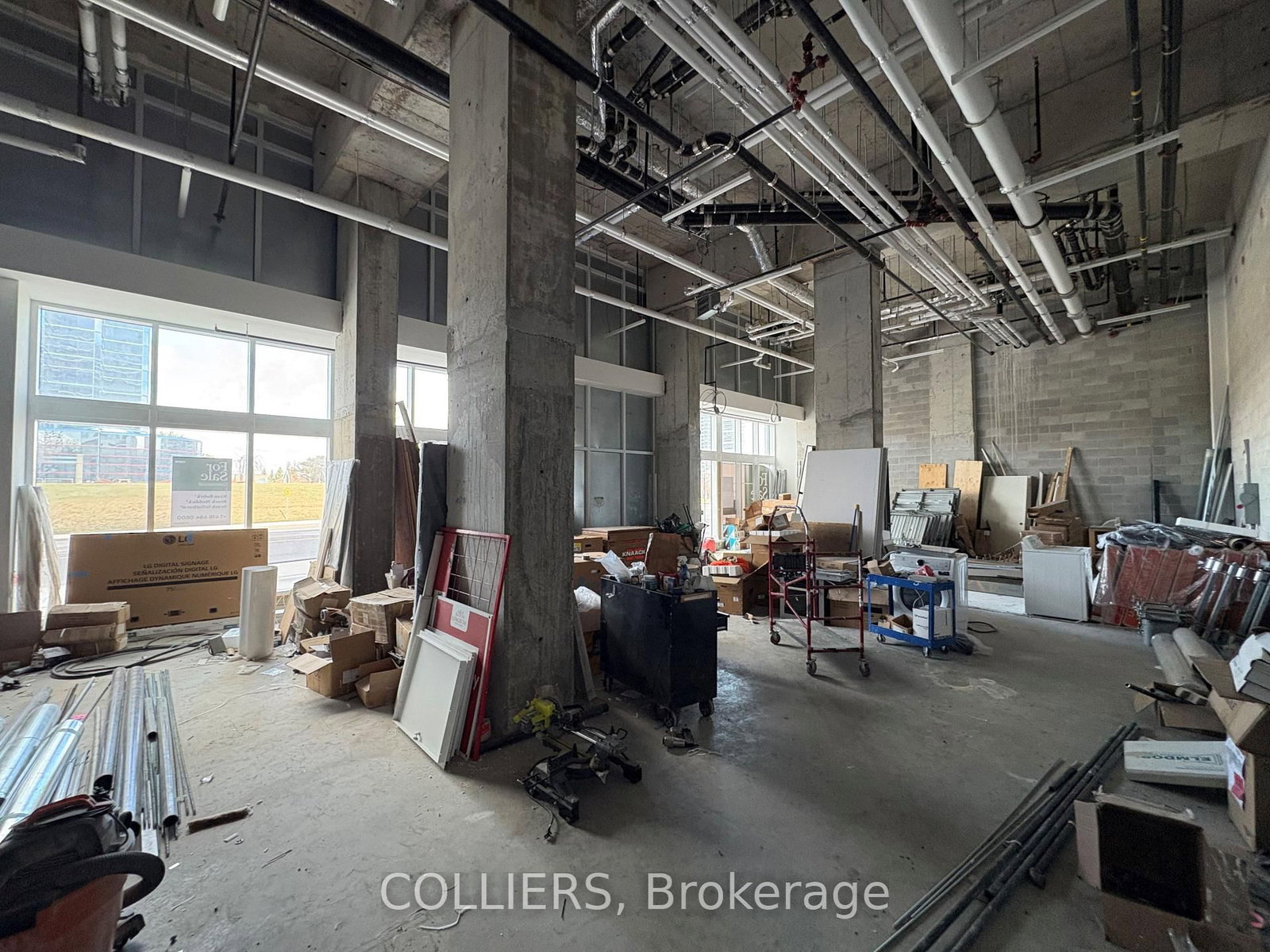 5-7 Village Green Square - Photo 6