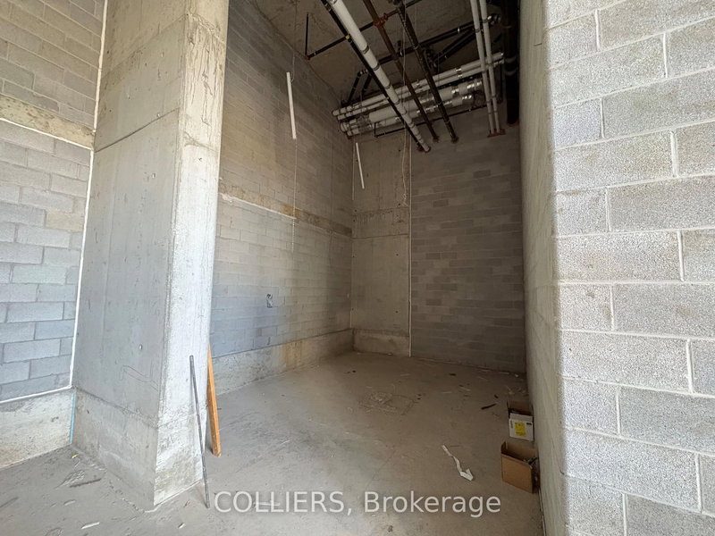 5 Village Green Sq, Toronto, M1T 3G2 | Image 2