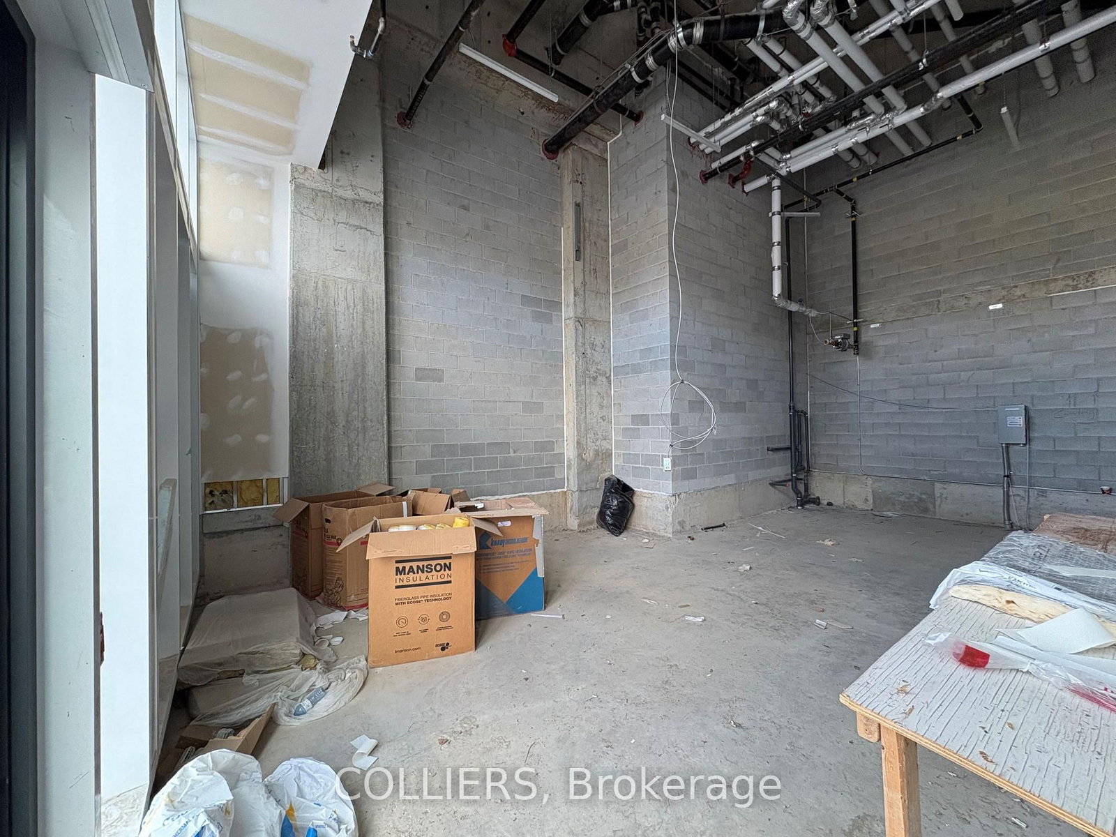 5-7 Village Green Square - Photo 4