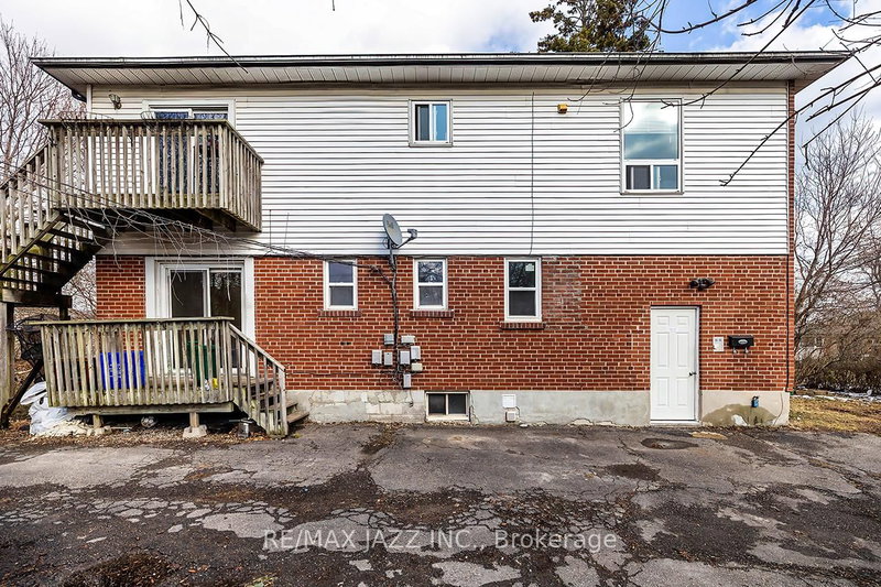 380 Phillip Murray Ave, Oshawa, L1J 1H3 | Image 2