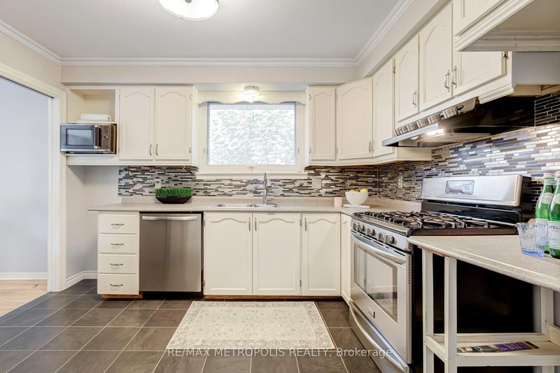 home for lease on Upper-287 Waverly Street N