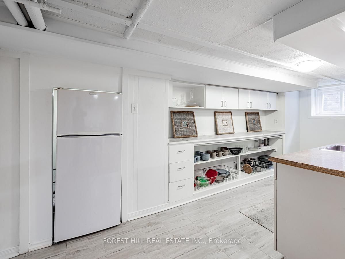 29 Scarboro Beach Boulevard, Unit Lower - Photo 8