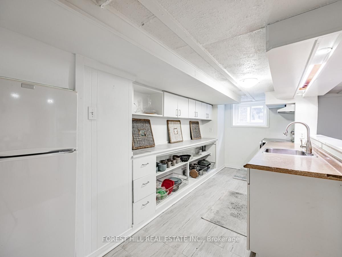 29 Scarboro Beach Boulevard, Unit Lower - Photo 9