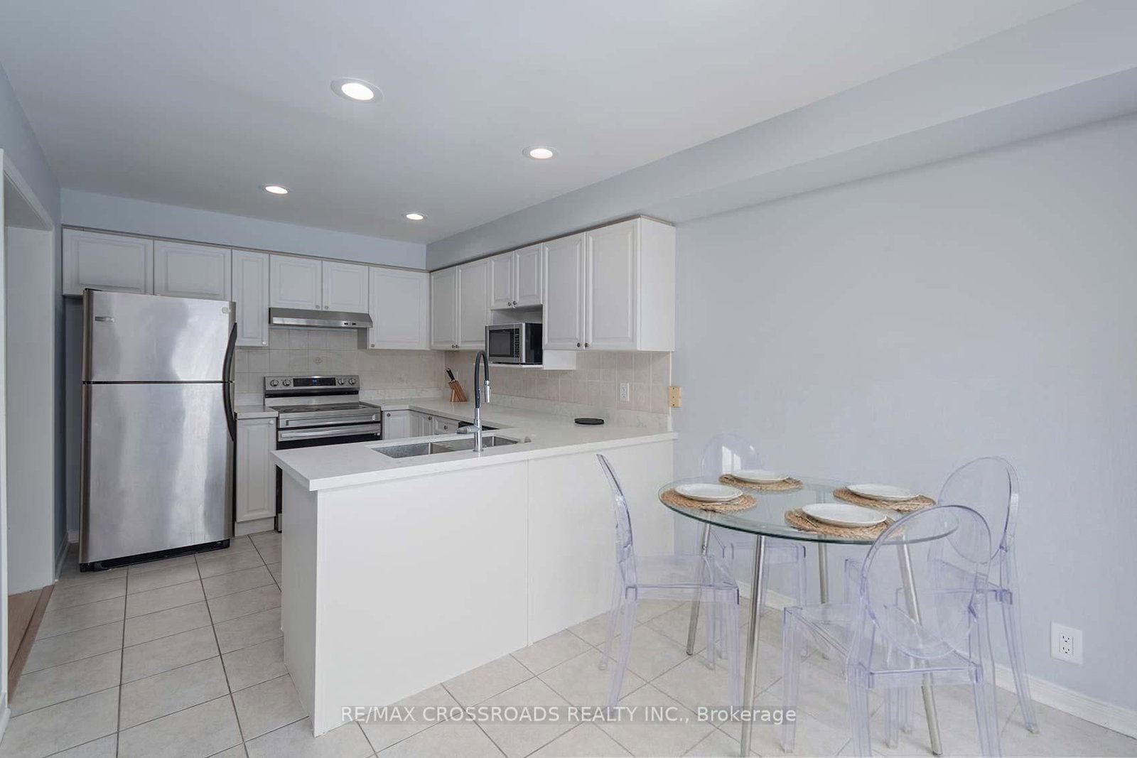 Detached House for sale at 510 Hickory Street, Whitby, Ontario, L1N 9W8 - Downtown Whitby - MLS: E12904046