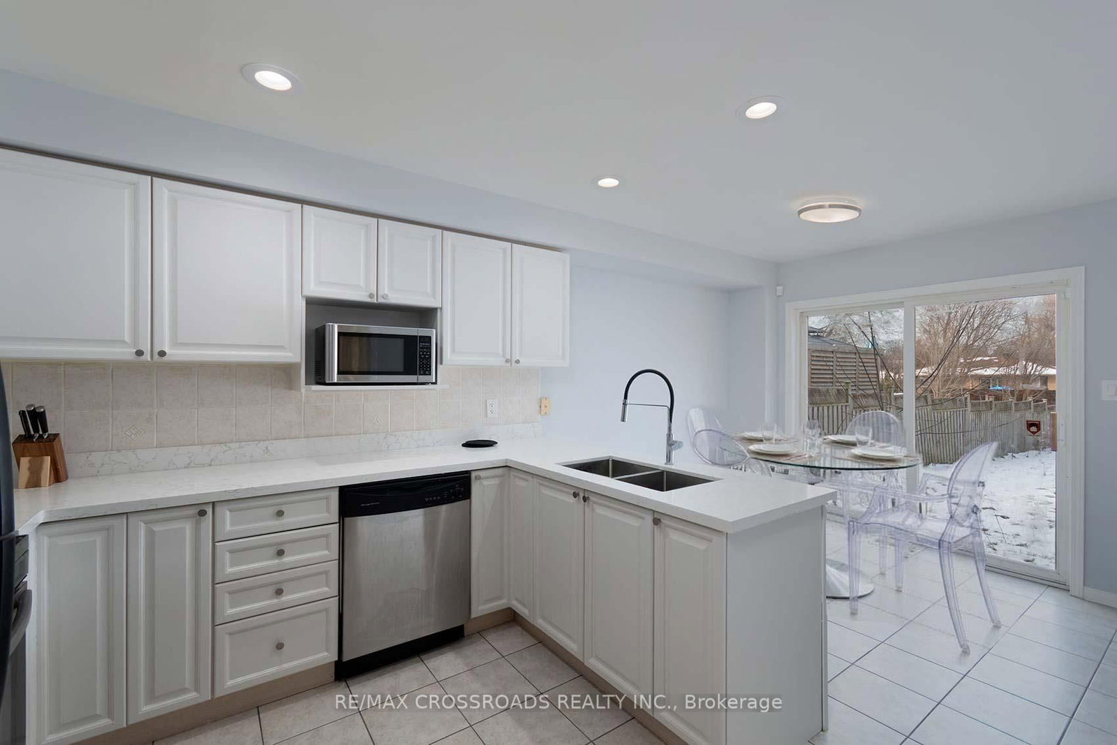 Detached House for sale at 510 Hickory Street, Whitby, Ontario, L1N 9W8 - Downtown Whitby - MLS: E12904046