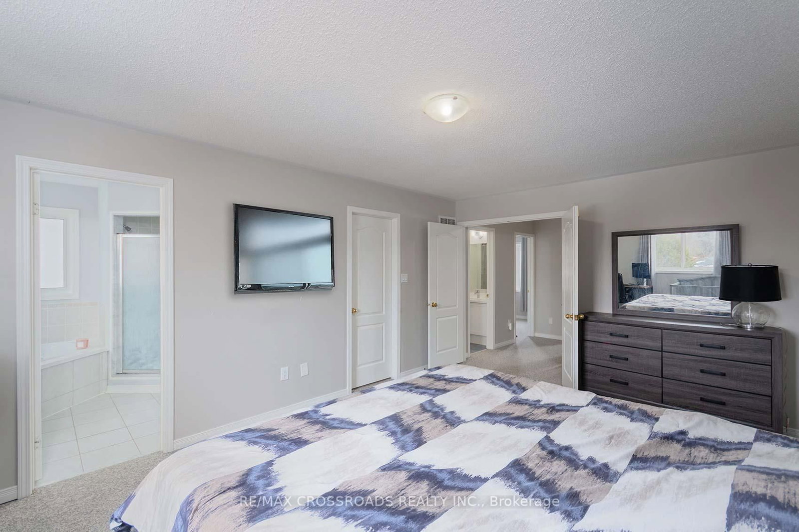 Detached House for sale at 510 Hickory Street, Whitby, Ontario, L1N 9W8 - Downtown Whitby - MLS: E12904046