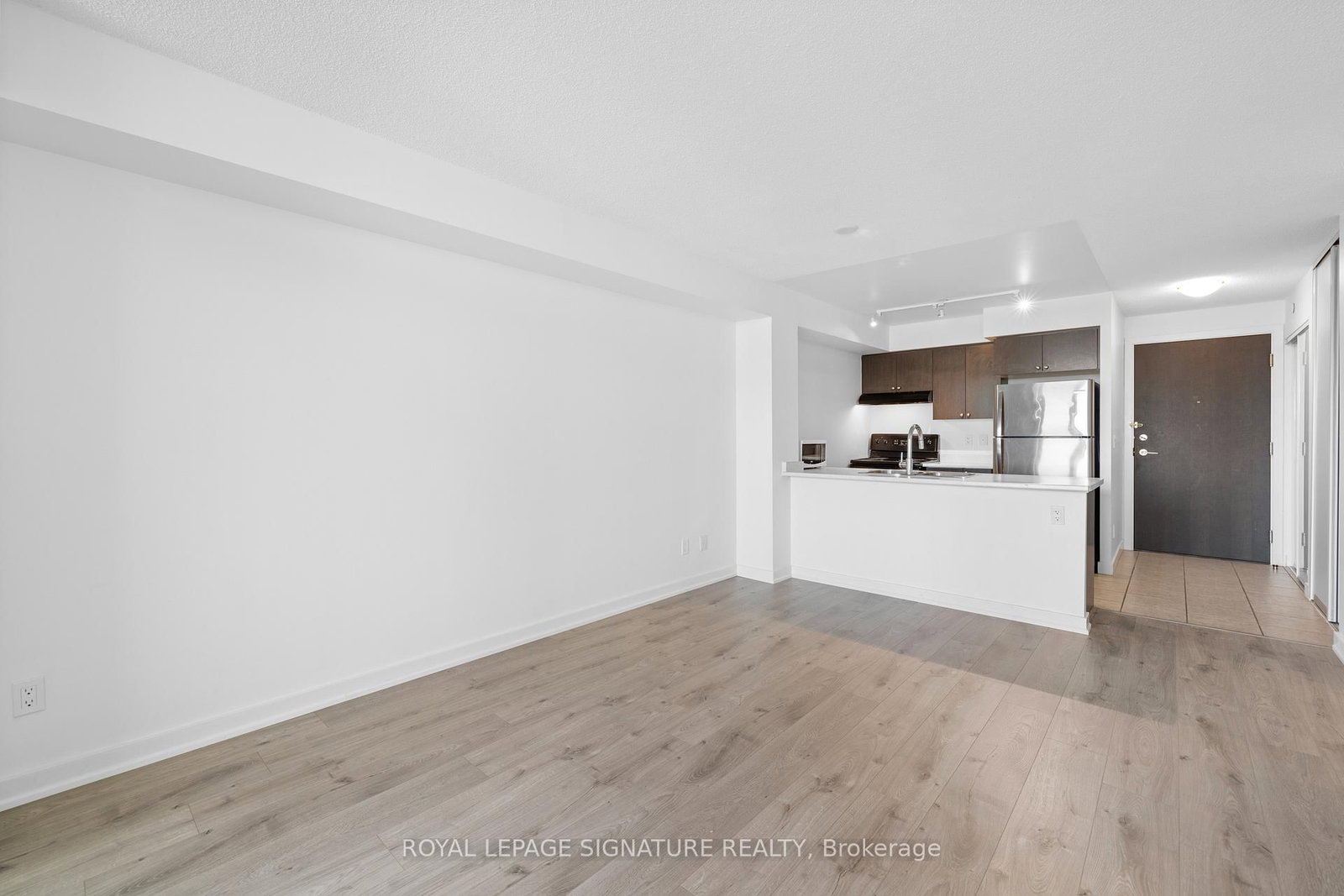 Condo for lease at 416-8 Trent Avenue, Toronto, Ontario, M4C 0A6 - East End-Danforth - MLS: E12904402