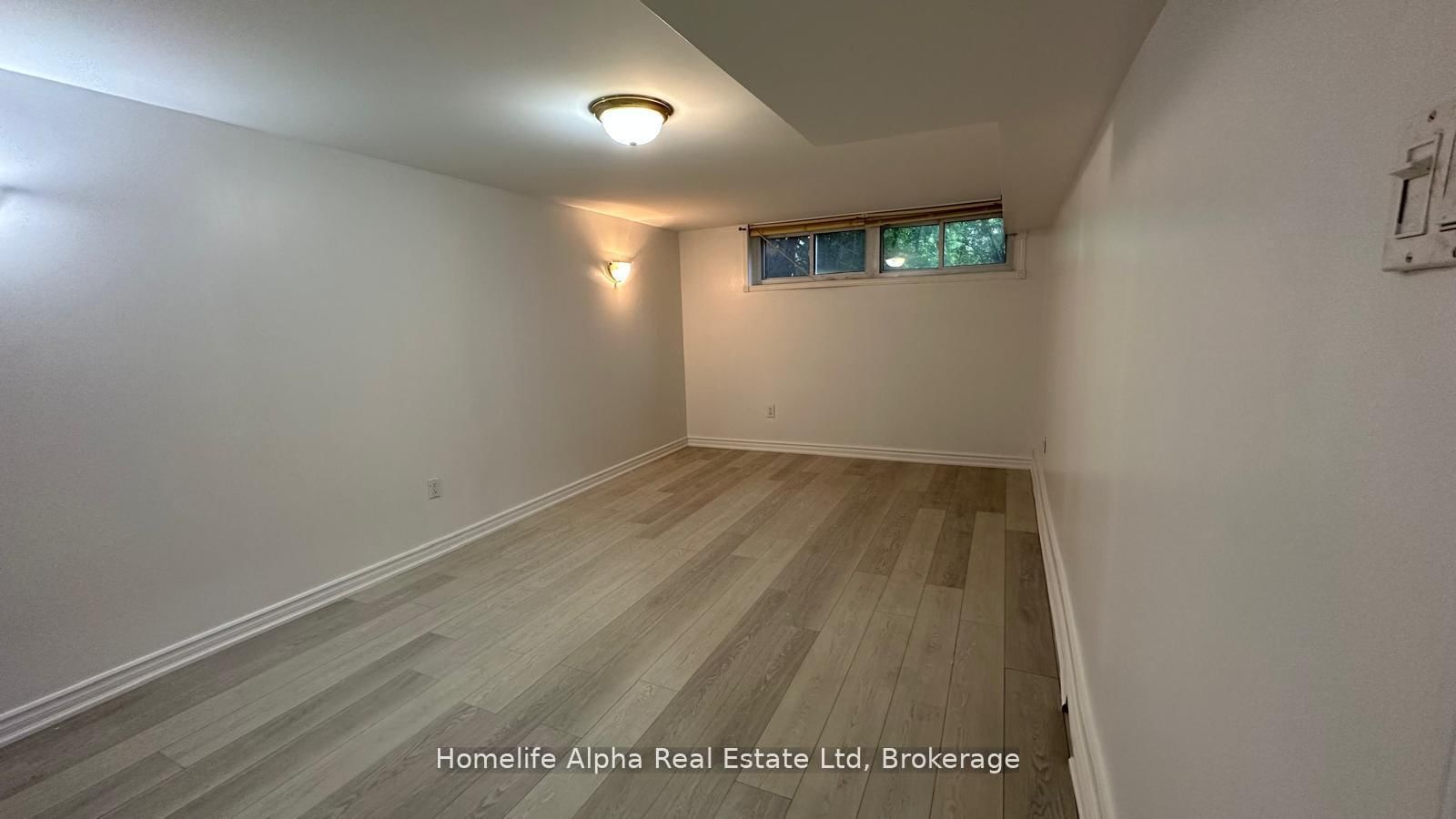 865 Hillcrest Road S, Unit Basement - Photo 5