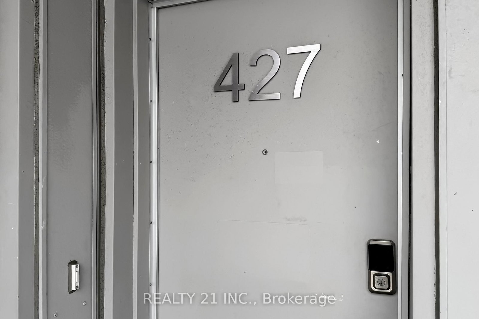 Listing Image 8
