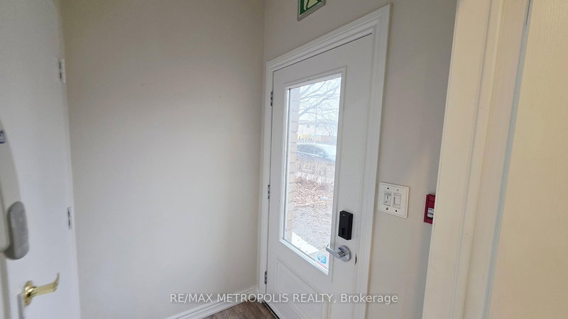 8 - 1250 St. Martins Dr E, Pickering, L1W 0A2 | Image 2