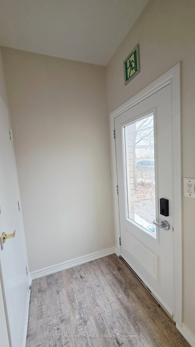 8 - 1250 St. Martins Dr E, Pickering, L1W 0A2 | Image 3