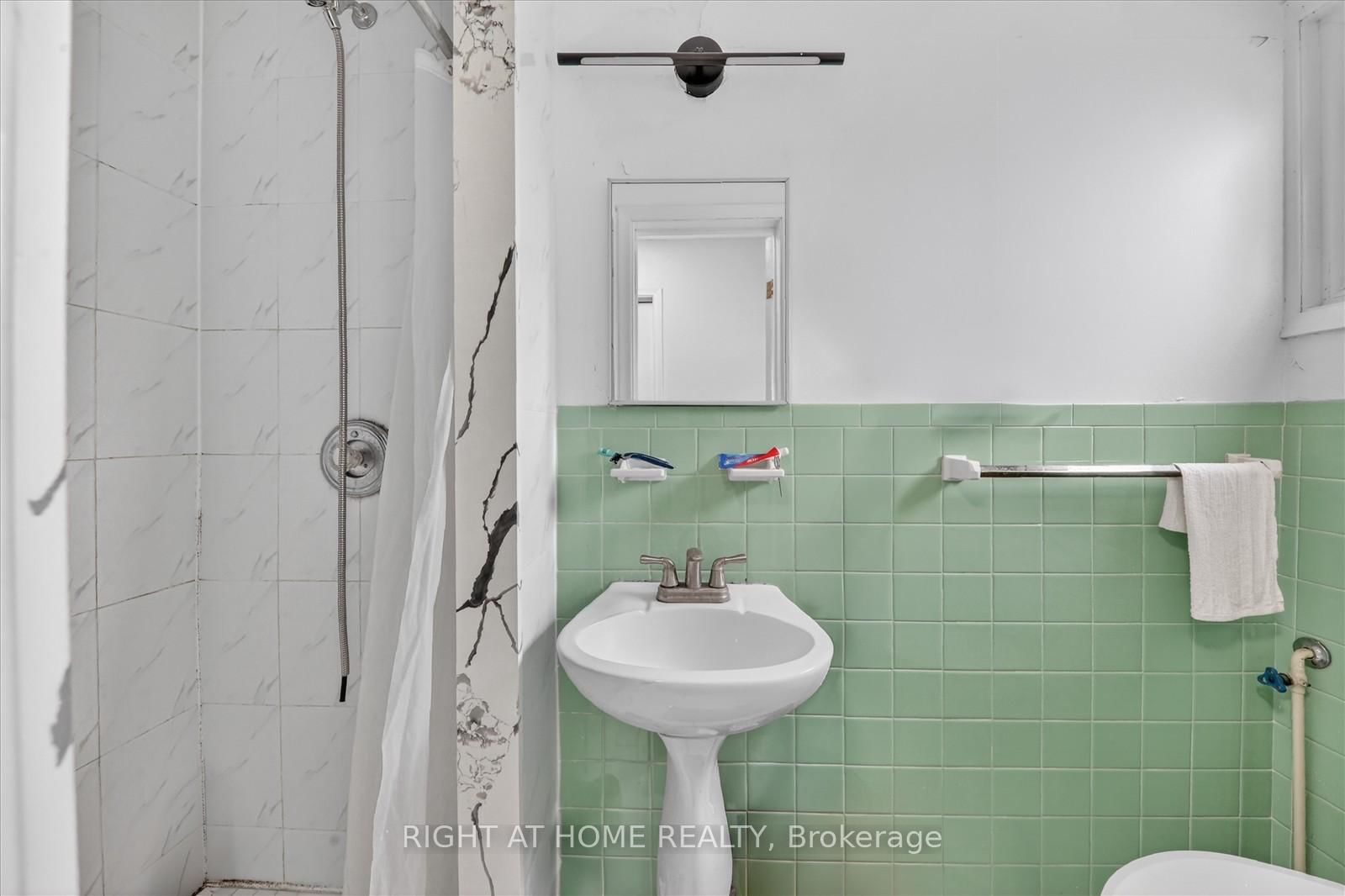 Detached House for sale at 314 Morrish Rd Road, Toronto, Ontario, M1C 1G1 - Highland Creek - MLS: E12905814