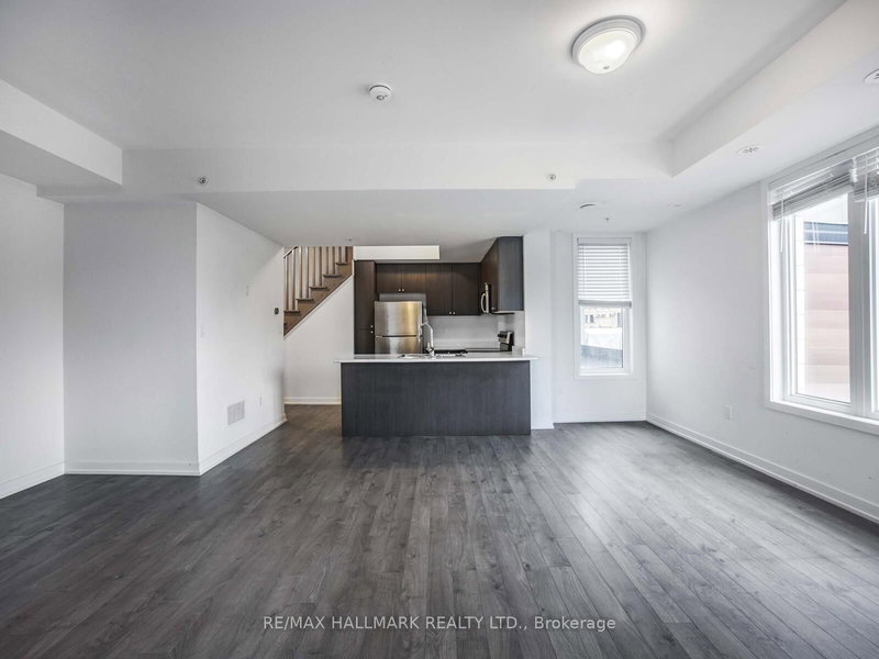 212 - 1555 Kingston Rd, Pickering, L1V 0E9 | Image 2