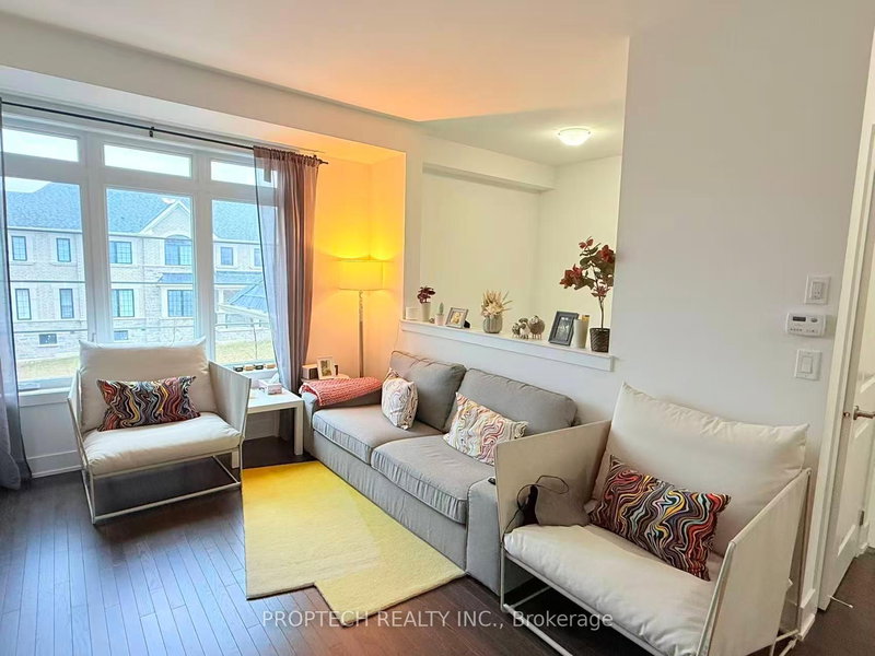 25 Gillivary Dr, Whitby, L1P 0C9 | Image 3