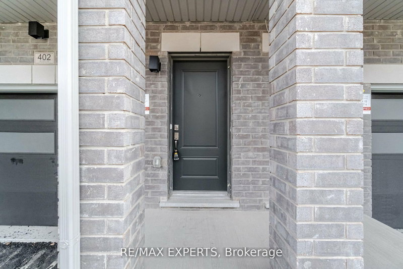 402 Okanagan Path, Oshawa, L1H 0B1 | Image 2