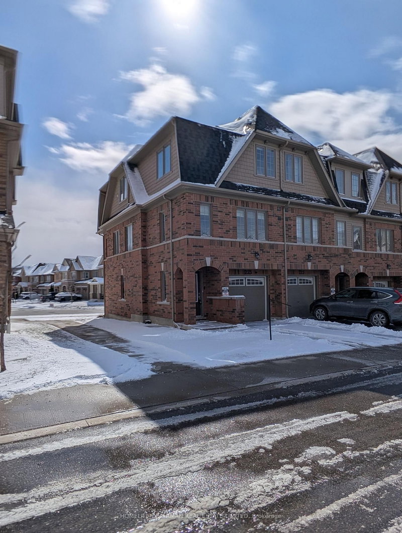 home for lease on 223 Royal Northern Path N