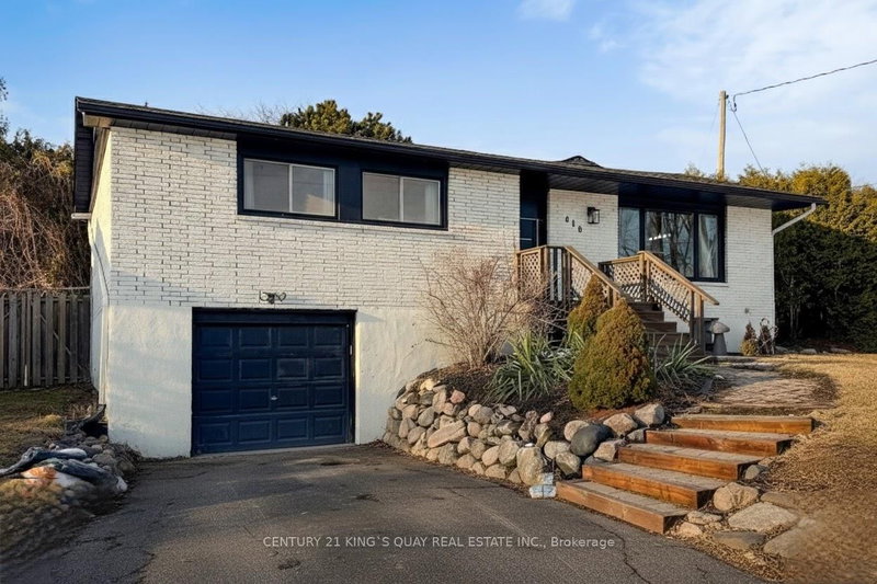 home for sale on 618 Sunset Boulevard