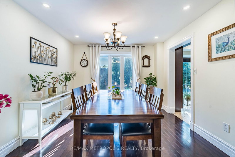 Upper - 22 Mayflower St, Whitby, L1N 8A9 | Image 3