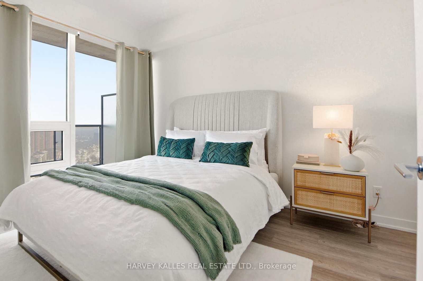 Condo for lease at 1002-100 Eastdale Avenue, Toronto, Ontario, M4C 5A1 - Crescent Town - MLS: E12906732