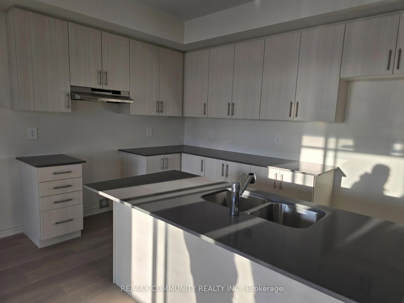 79 Rackham Lane, Clarington, L1E 0M3 | Image 2