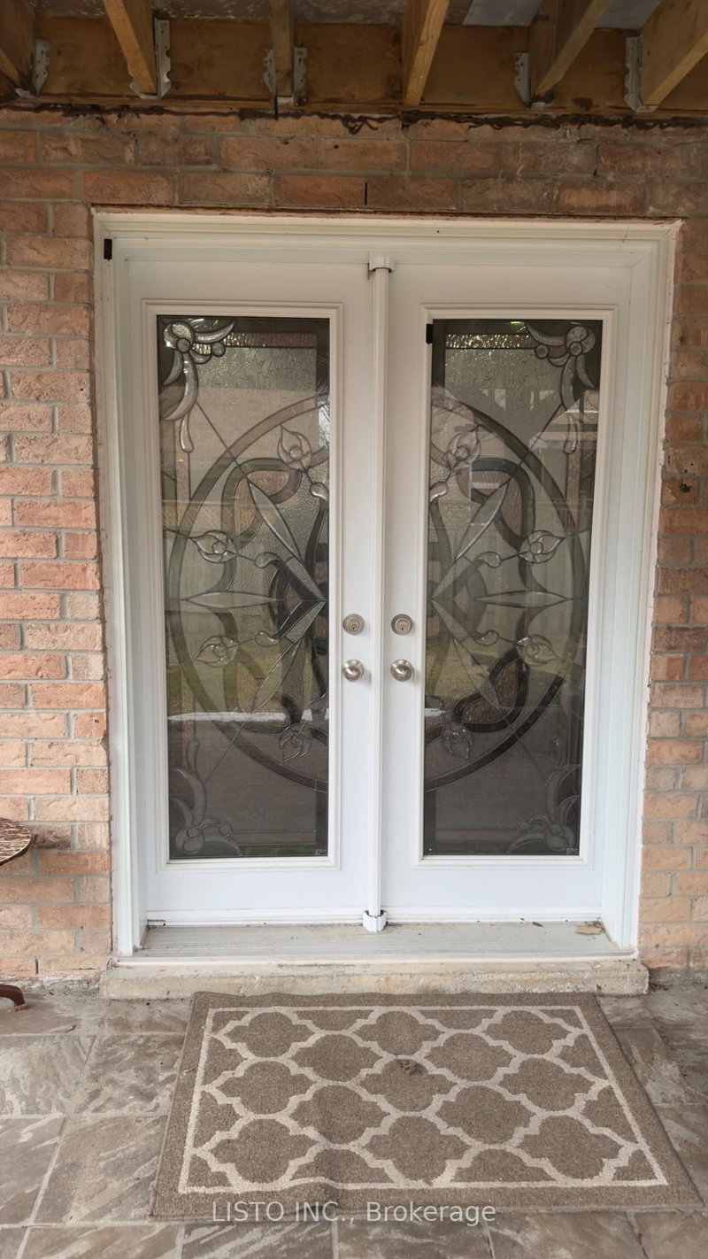 home for lease on Bsmt-37 Rotherglen Road N