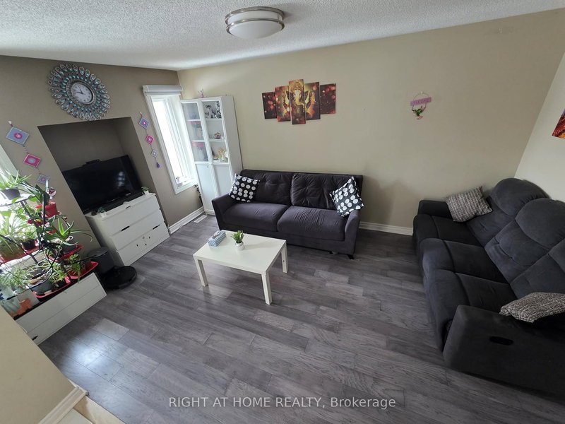 12 Whitewater St, Whitby, L1R 2S9 | Image 3