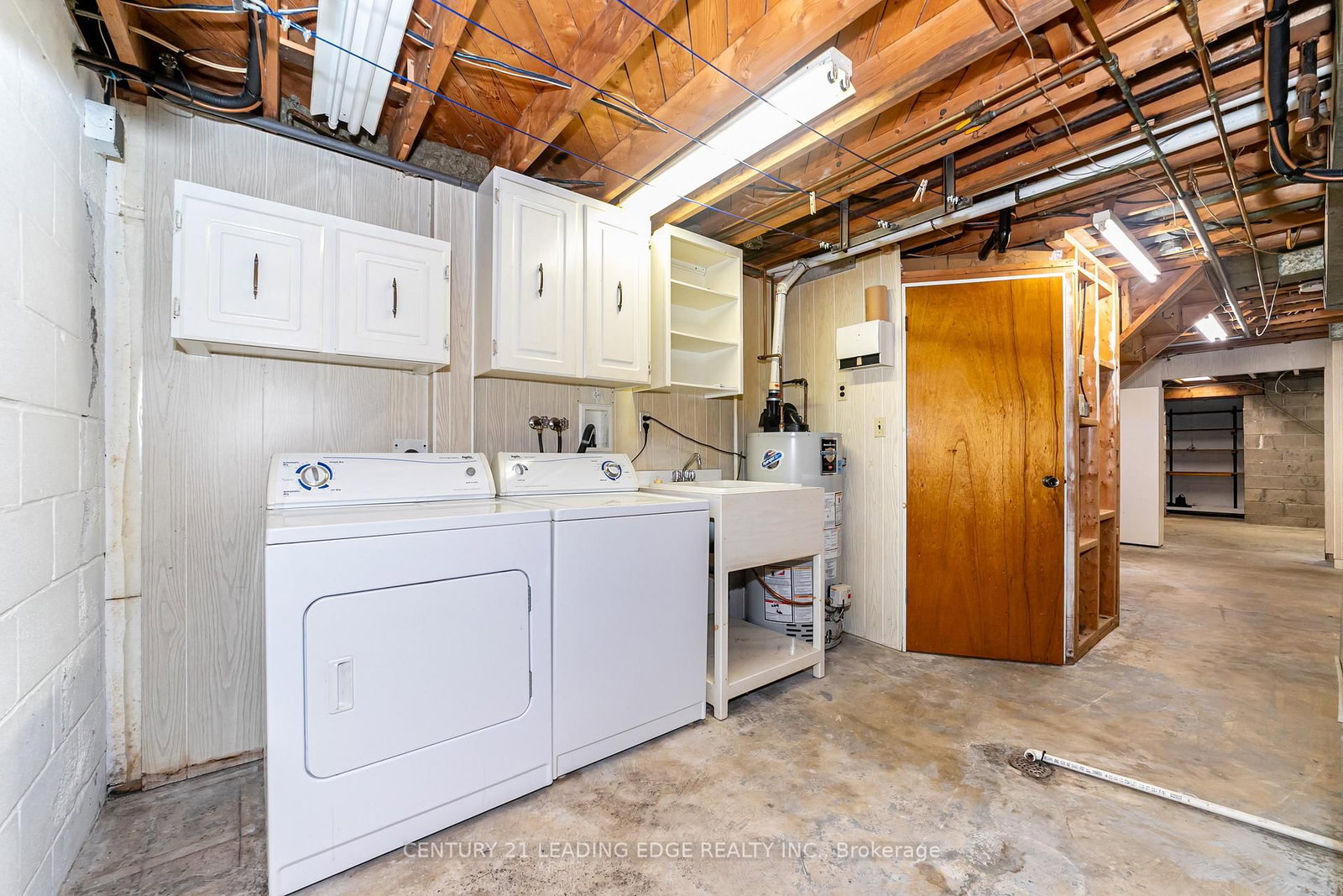 Detached House for sale at 815 Douglas Avenue, Pickering, Ontario, L1W 1N2 - Bay Ridges - MLS: E12908386