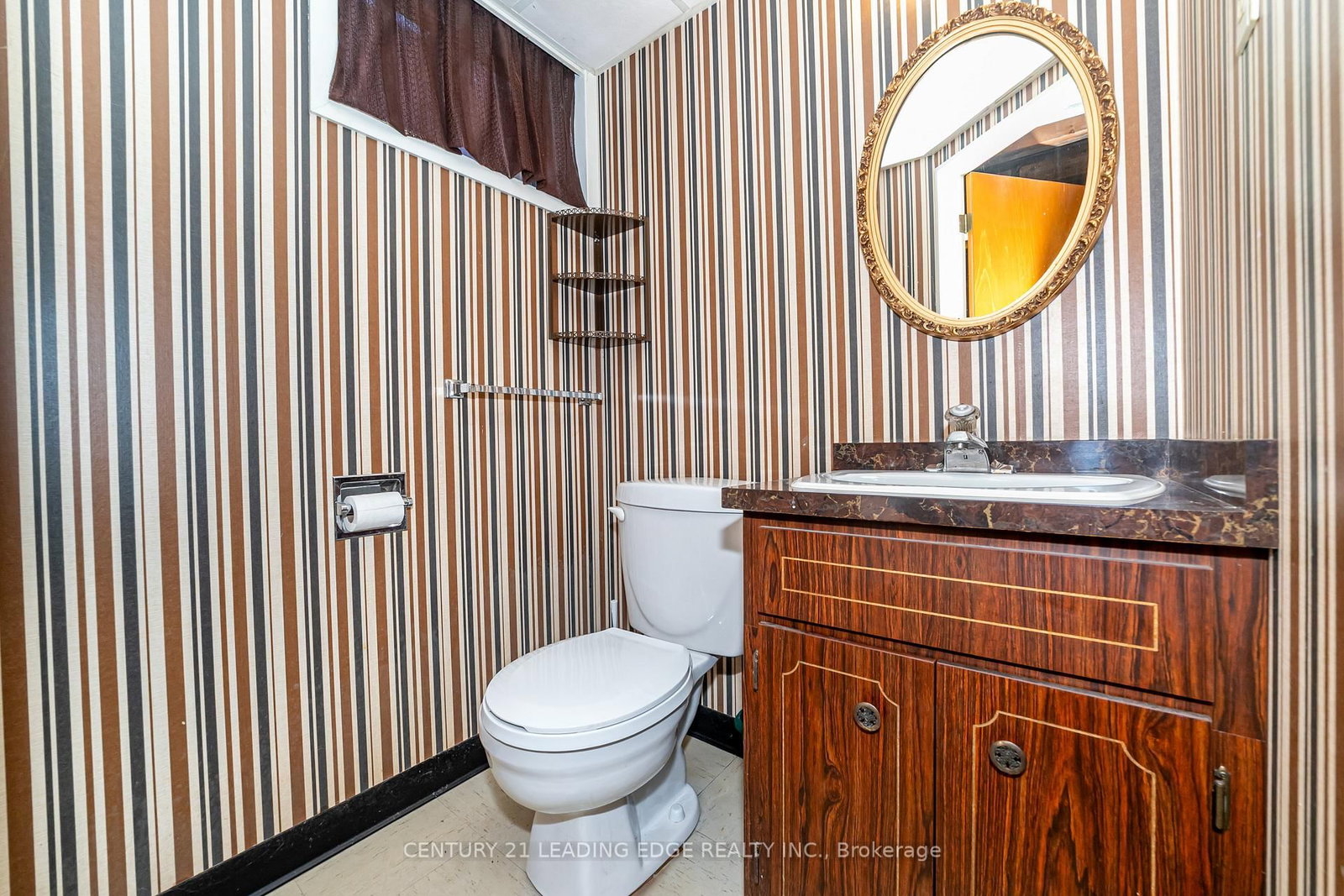 Detached House for sale at 815 Douglas Avenue, Pickering, Ontario, L1W 1N2 - Bay Ridges - MLS: E12908386