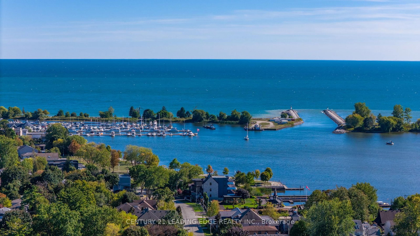 Detached House for sale at 815 Douglas Avenue, Pickering, Ontario, L1W 1N2 - Bay Ridges - MLS: E12908386