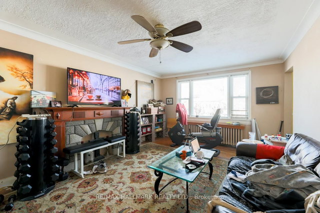 59 Highview Avenue
