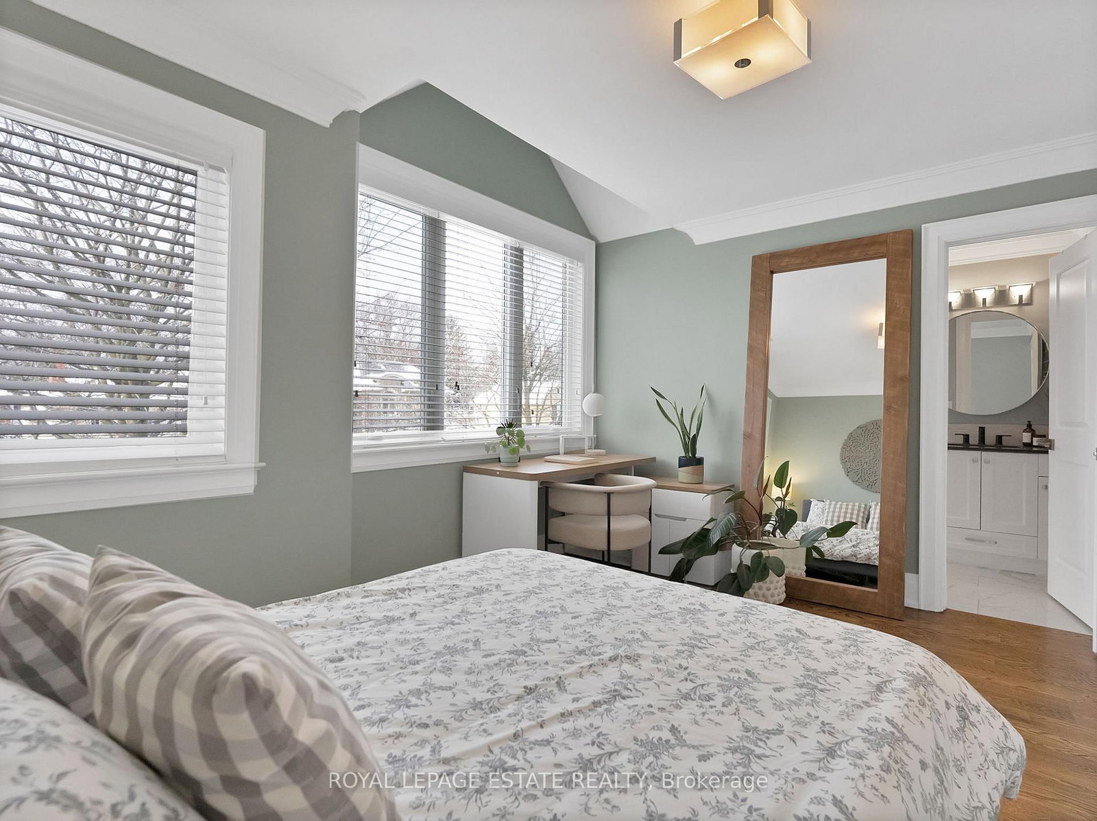 Detached House for sale at 19 Red Deer Avenue, Toronto, Ontario, M1N 2Y9 - Birchcliffe-Cliffside - MLS: E12908674