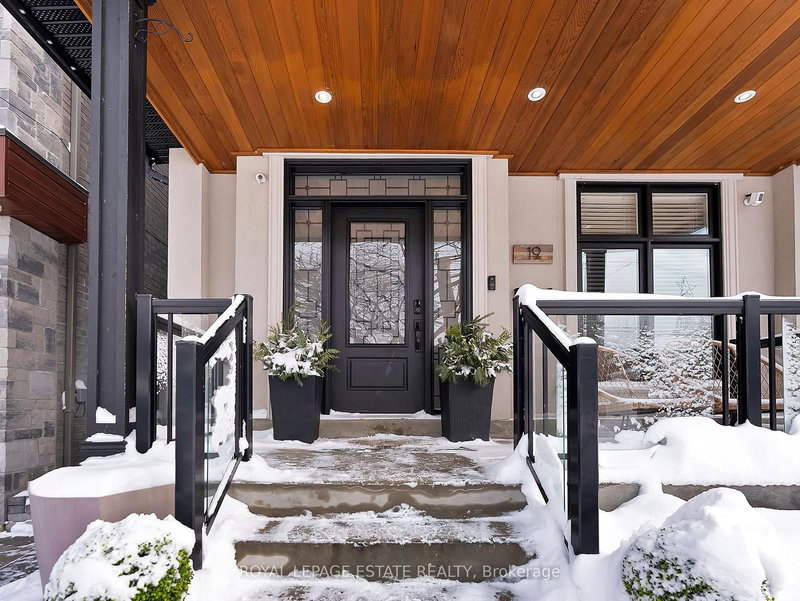 19 Red Deer Ave, Toronto, M1N 2Y9 | Image 2
