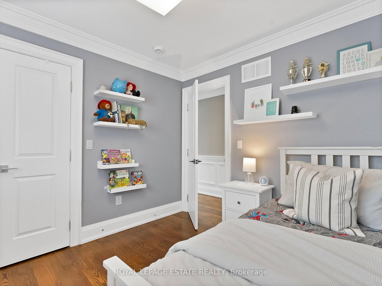 Detached House for sale at 19 Red Deer Avenue, Toronto, Ontario, M1N 2Y9 - Birchcliffe-Cliffside - MLS: E12908674