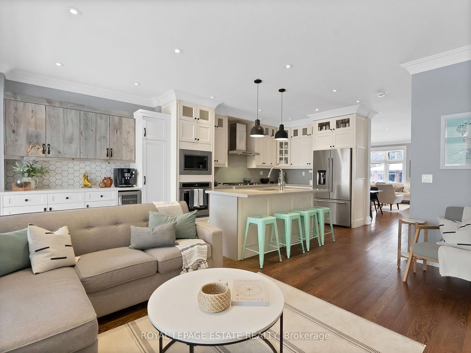 Detached House for sale at 19 Red Deer Avenue, Toronto, Ontario, M1N 2Y9 - Birchcliffe-Cliffside - MLS: E12908674