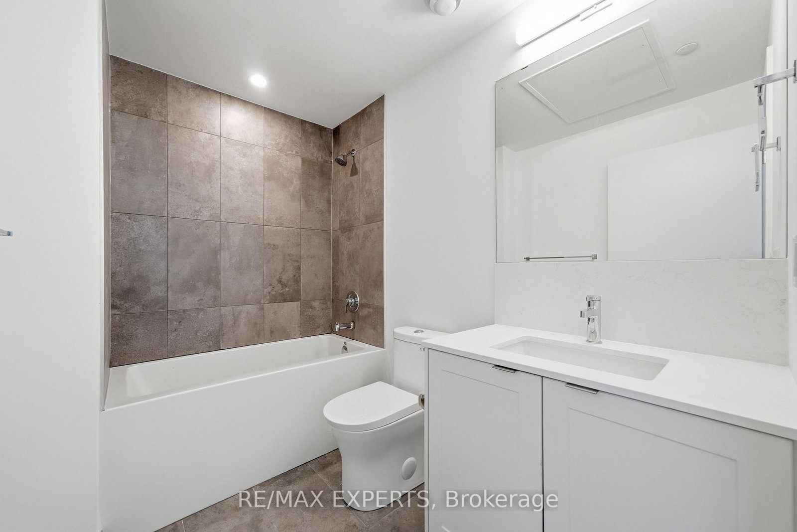 Condo for sale at 334-1614 Charles Street, Whitby, Ontario, L1N 1B9 - Port Whitby - MLS: E12909020