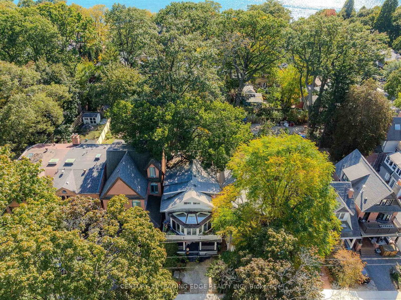 9 Balmy Ave, Toronto, M4E 1C7 | Image 3