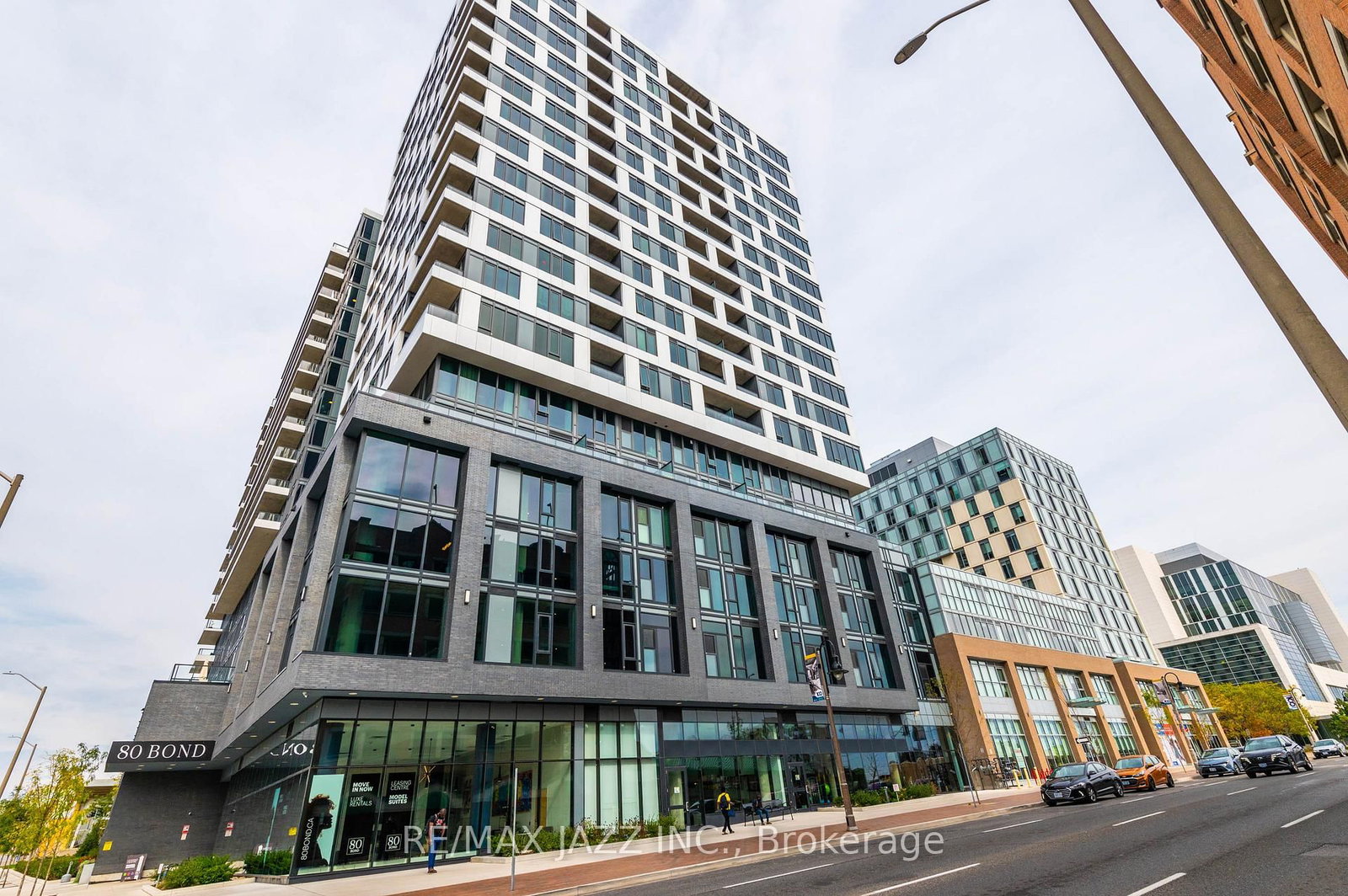 100 Bond Street E, Unit 1 - Photo 2