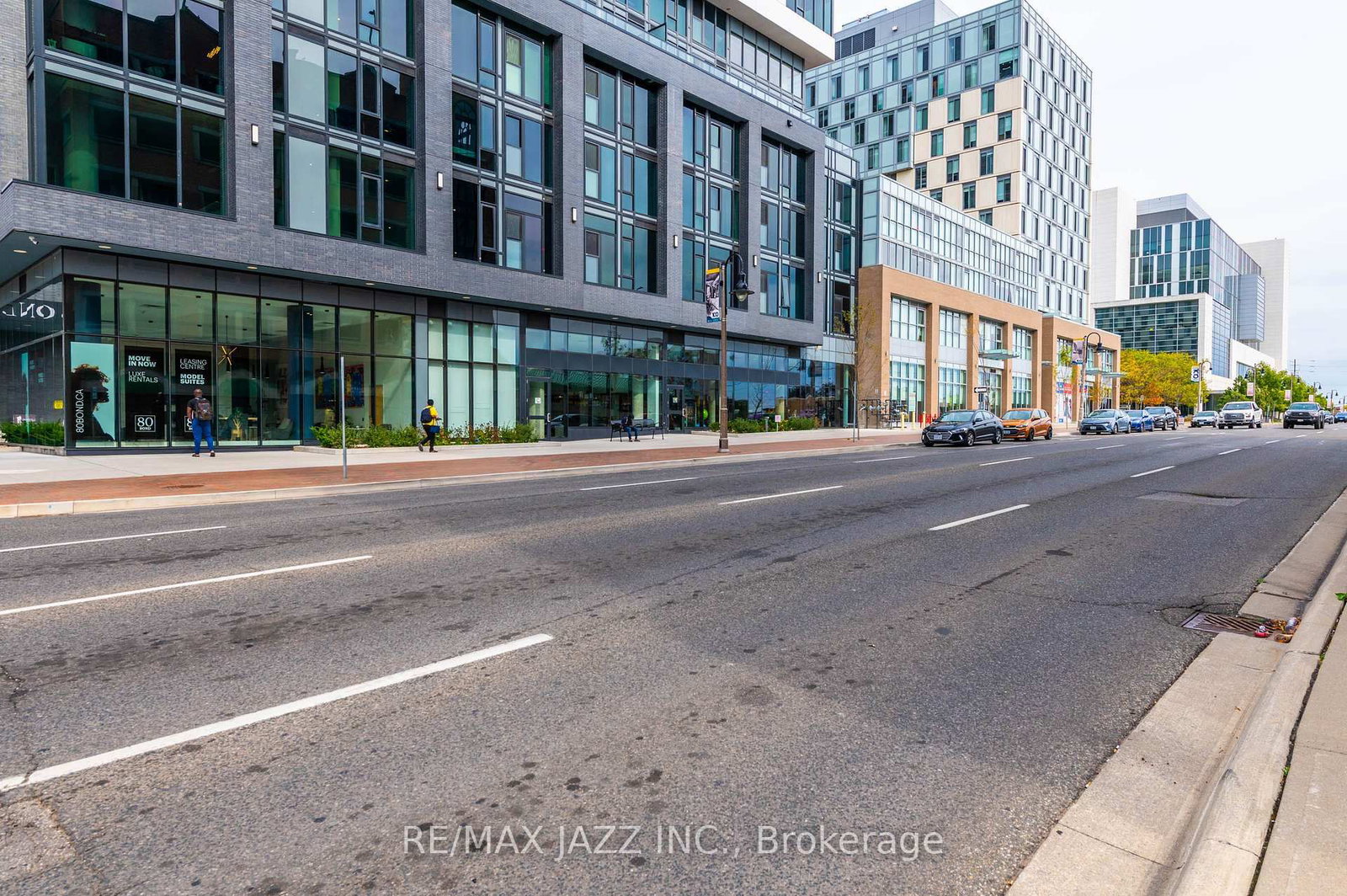 100 Bond Street E, Unit 1A - Photo 3