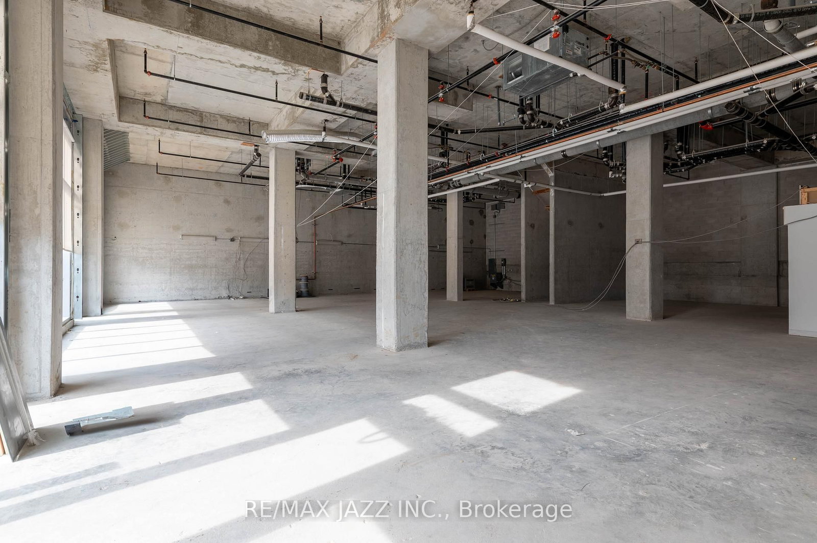100 Bond Street E, Unit 1A - Photo 7