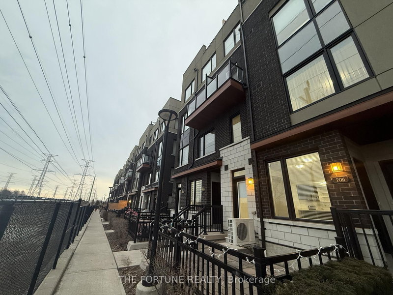 home for lease on 206-1555 Kingston Road