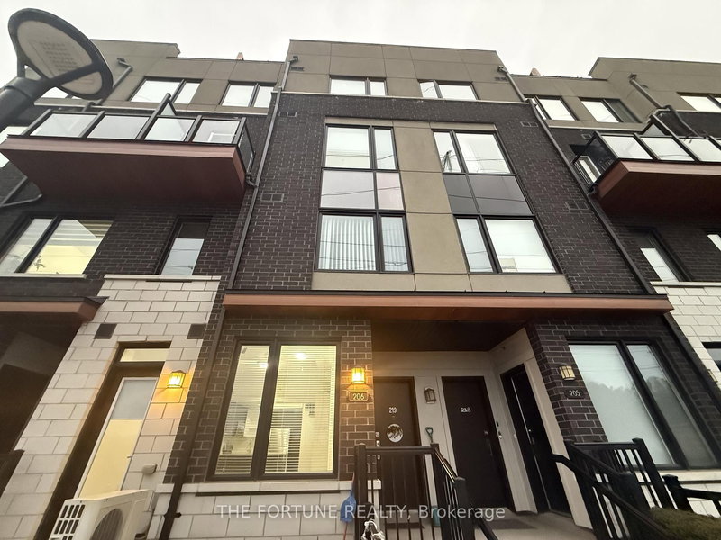 206 - 1555 Kingston Rd, Pickering, L1V 0E9 | Image 2