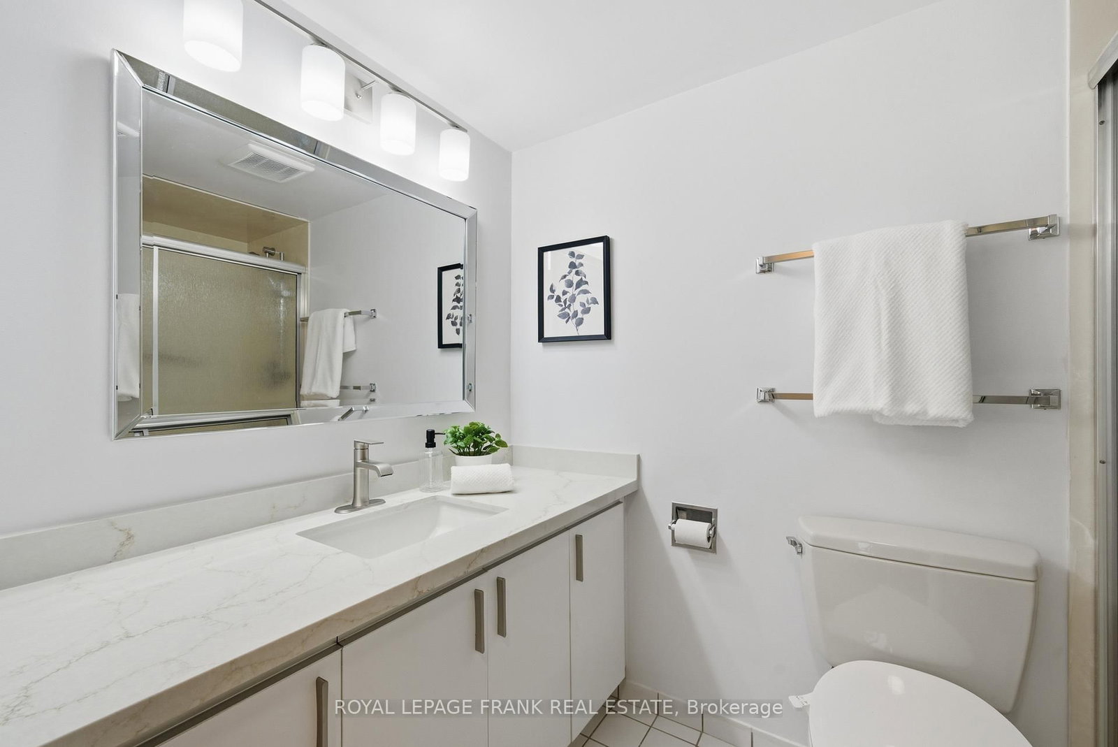 711 Rossland Road E, Unit 710 - Photo 16