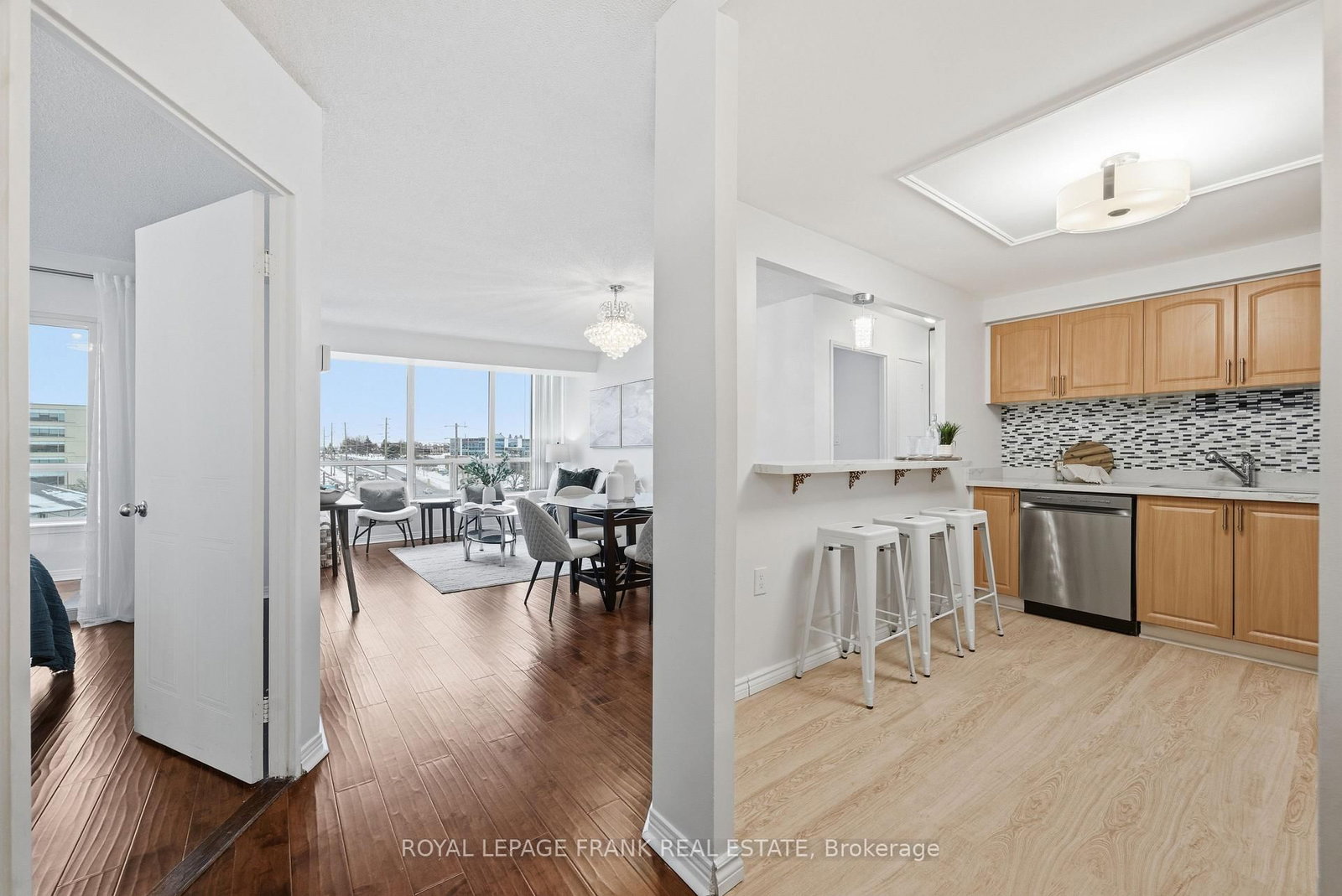 711 Rossland Road E, Unit 710 - Photo 4