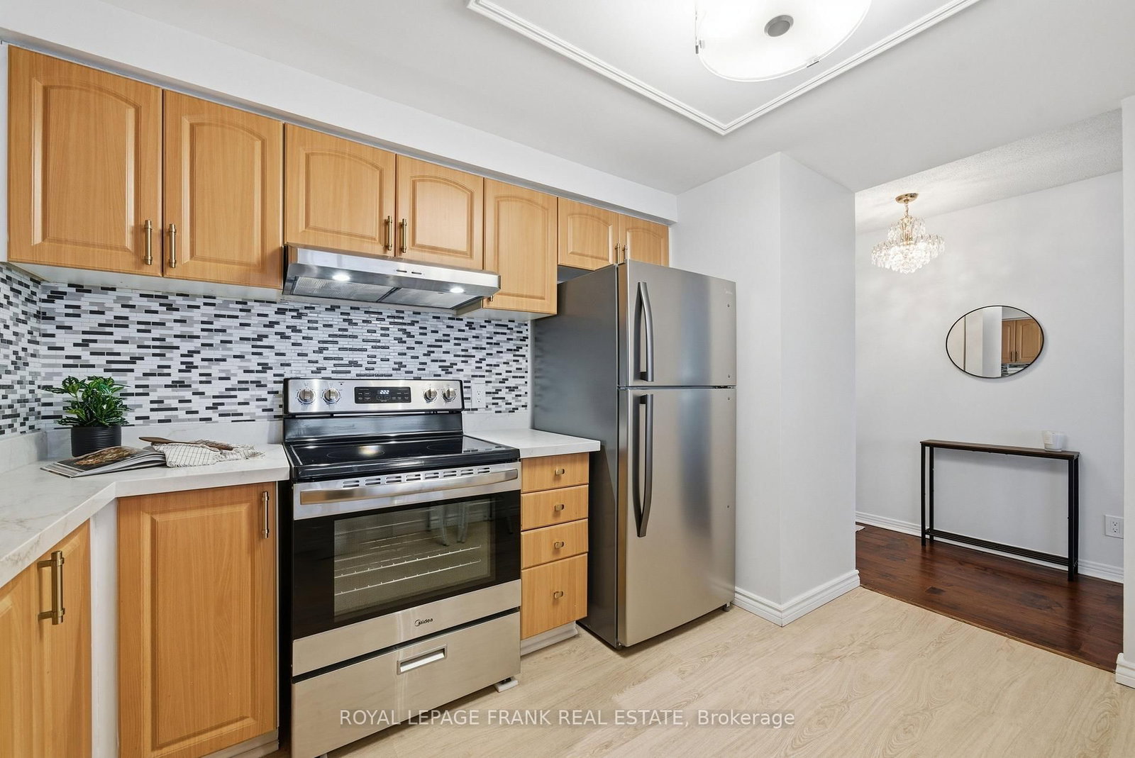 711 Rossland Road E, Unit 710 - Photo 6