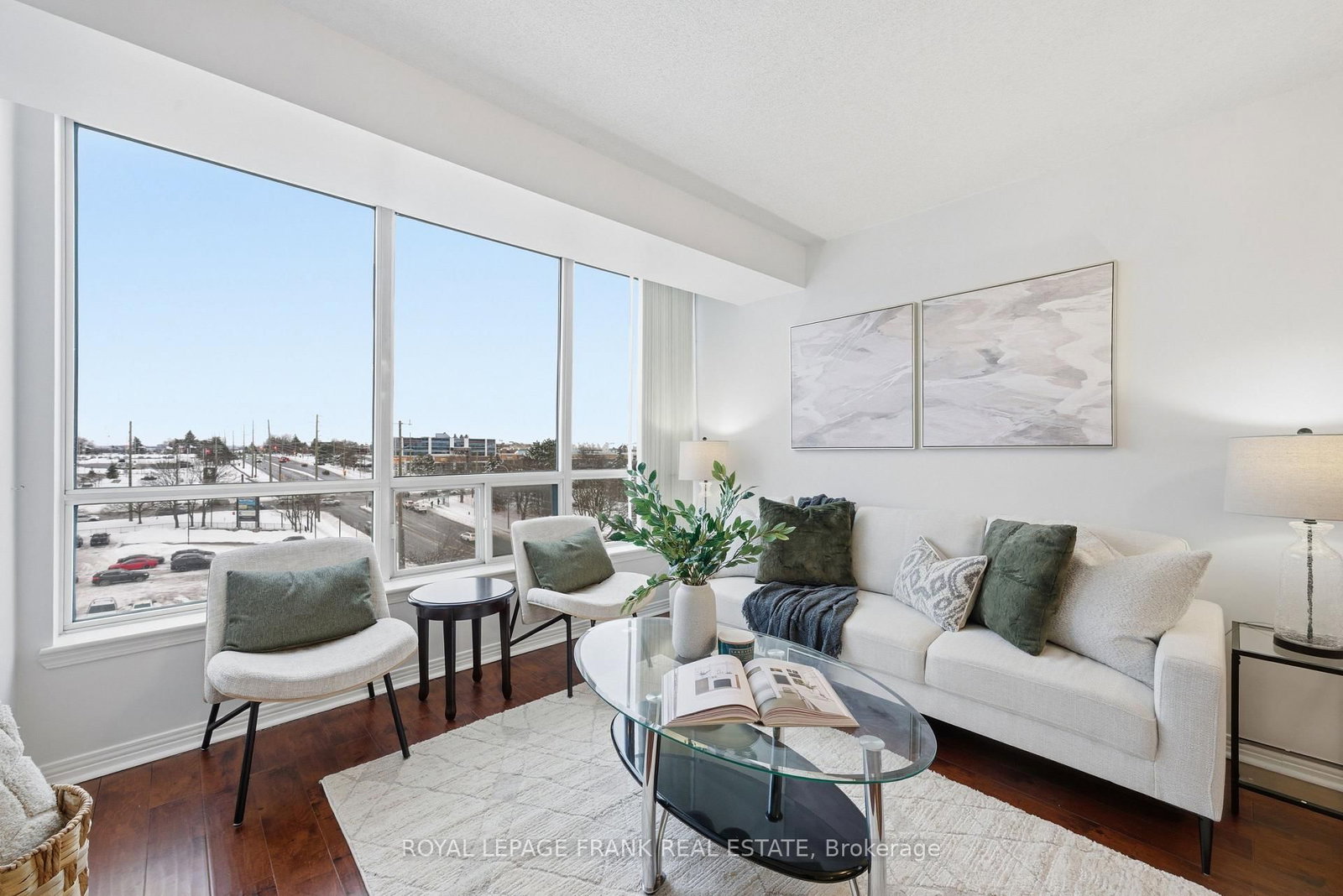 711 Rossland Road E, Unit 710 - Photo 9