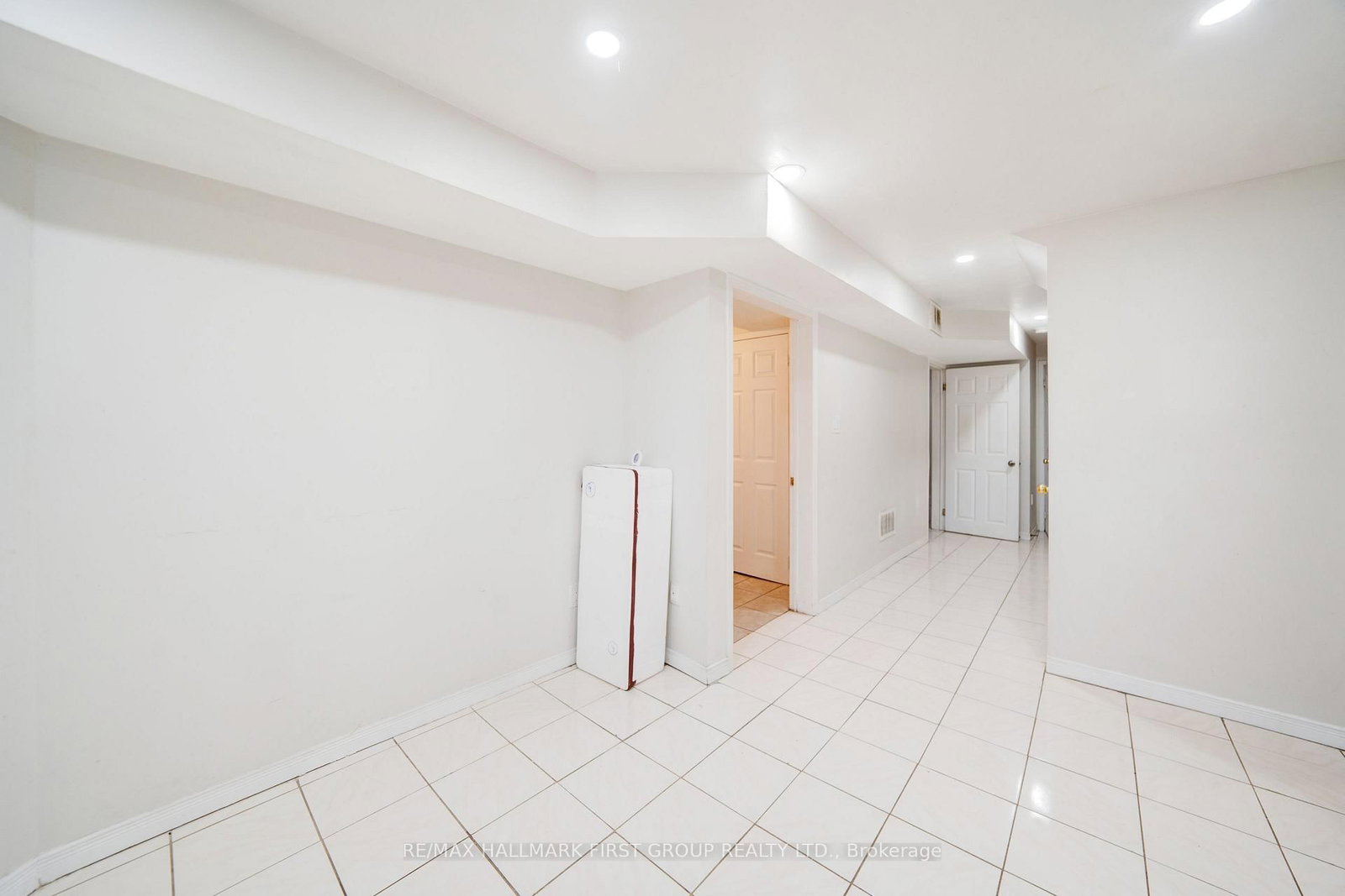 Detached House for lease at 5 Claresholme Drive, Toronto, Ontario, M1C 4Z9 - Highland Creek - MLS: E12911308