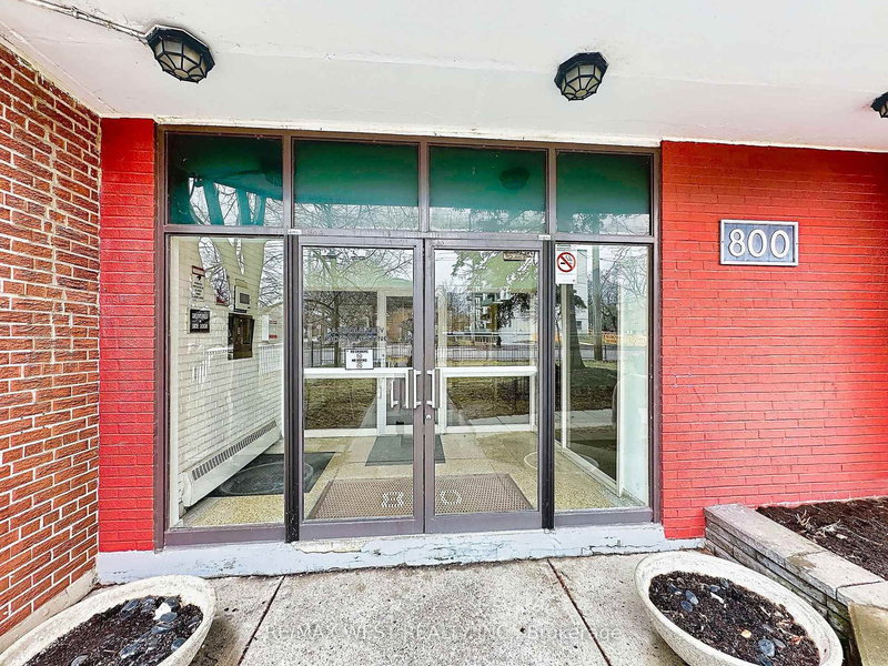 206 - 800 Kennedy Rd, Toronto, M1K 2C9 | Image 2