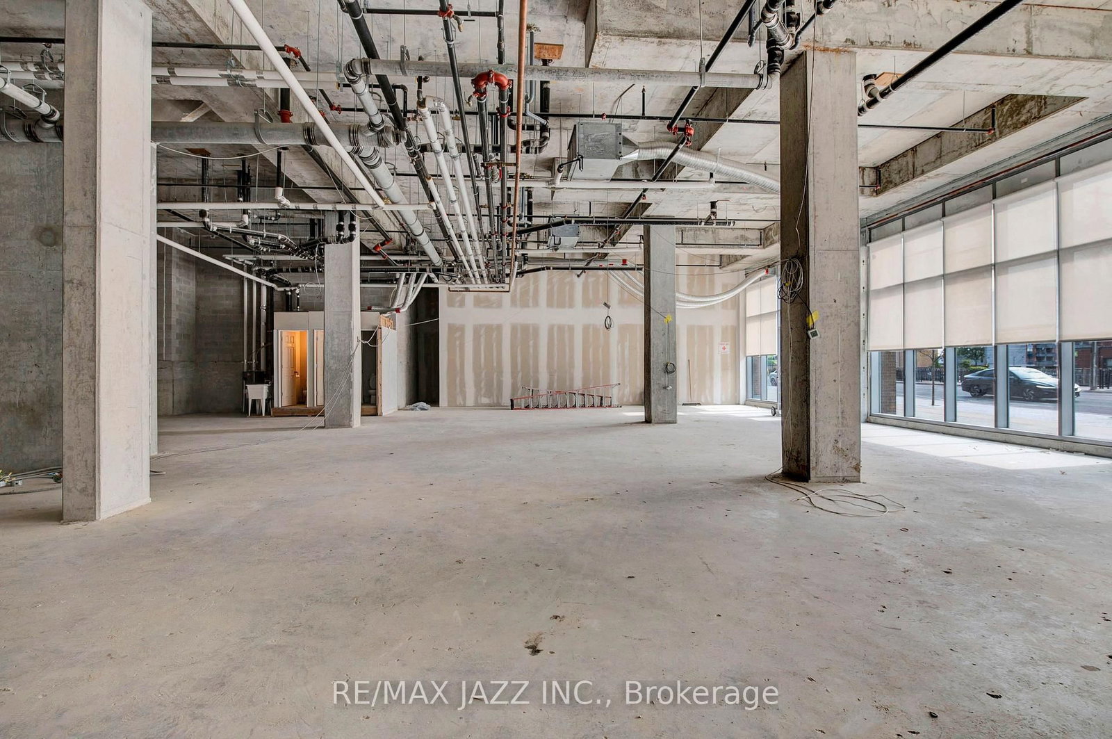 100 Bond Street E, Unit 1B - Photo 9